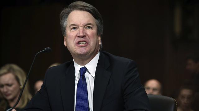 Brett Kavanaugh a nié avec véhémence les accusations d'agression sexuelle devant la commission judiciaire du Sénat américain. [AP/Keystone - Saul Loeb]