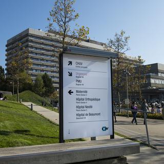 Les patients sont reçus dans un local sécurisé au CHUV à Lausanne. [Keystone - Jean-Christophe Bott]
