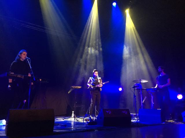 La chanteuse romande Sandor sur scène au festival hollandais Eurosonic, à Groningen, le 19 janvier 2018. [RTS - Olivier Horner]