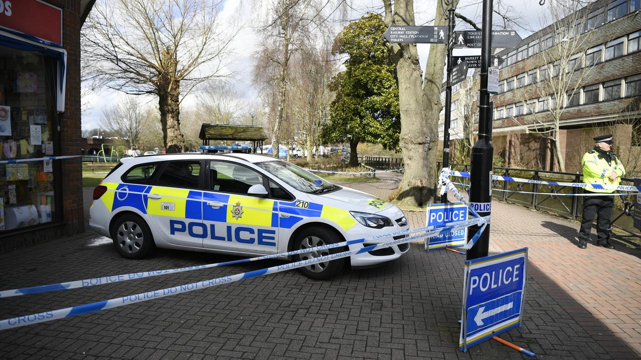 La police britannique à Salisbury, où l'ex-espion russe Sergueï Skripal et sa fille ont été empoisonnés. [keystone - Neil Hall]