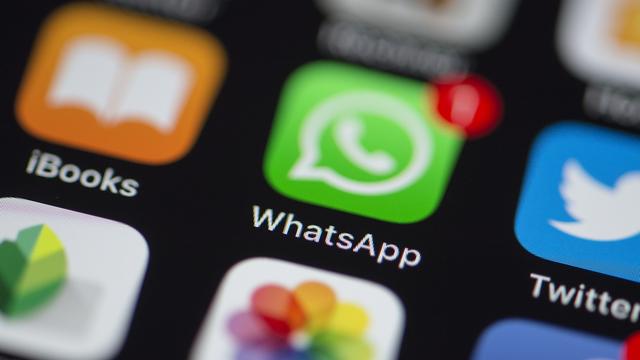 Enquête autour des fake news sur WhatsApp dans la présidentielle brésilienne. [Keystone/DPA - Silas Stein]