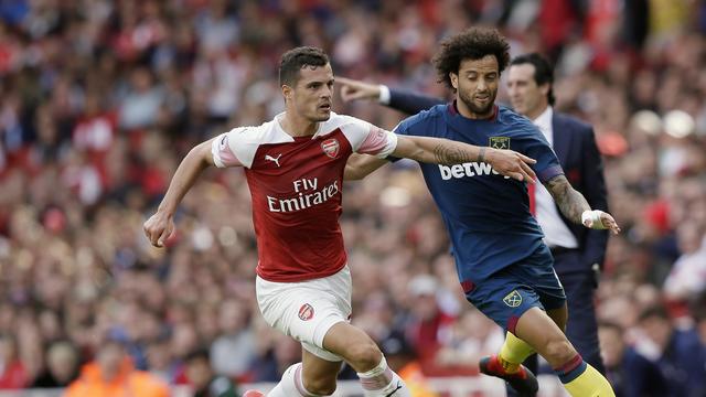 Xhaka au duel avec Anderson dans ce derby londonien. [Tim Ireland]