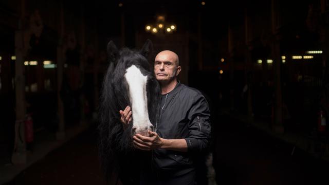 Bartabas pose au théâtre équestre Zingaro à Aubervilliers en octobre 2017. [AFP - Martin BUREAU]