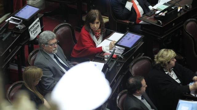 Les sénateurs argentins durant le débat sur l'avortement. [Keystone - EPA/PABLO RAMON]