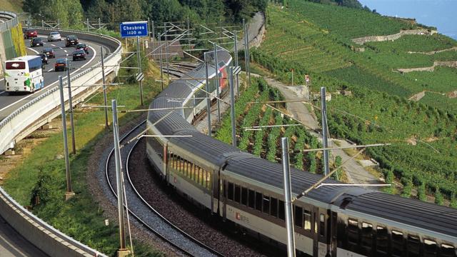 Les CFF lancent un projet-pilote de dédommagement des voyageurs touchés par le chantier entre Lausanne et Puidoux-Chexbres. [Keystone - Martin Ruetschi]