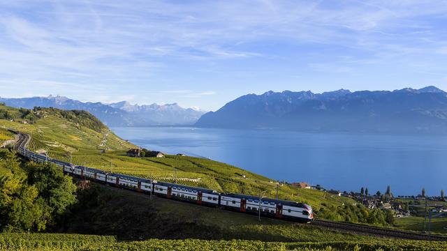 La ligne de Lavaux en direction de Berne sera fermée durant sept semaines. [Keystone - Jean-Christophe Bott]