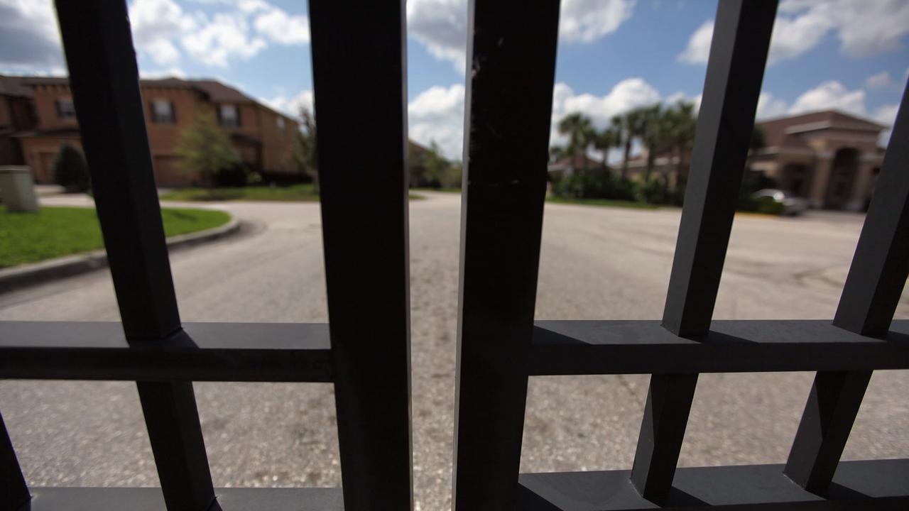 Les résidences sécurisées sont nombreuses notamment aux Etats-Unis (image d'illustration). [Getty Images/AFP - Mario Tama]