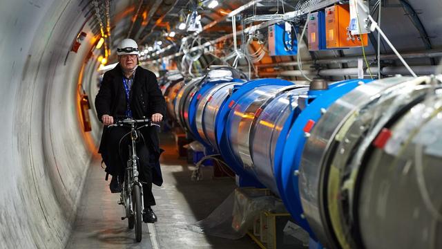 Le grand collisionneur de hadrons (LHC) du CERN est situé sous la frontière franco-genevoise. [EPA/Keystone - Adam Warzawa]