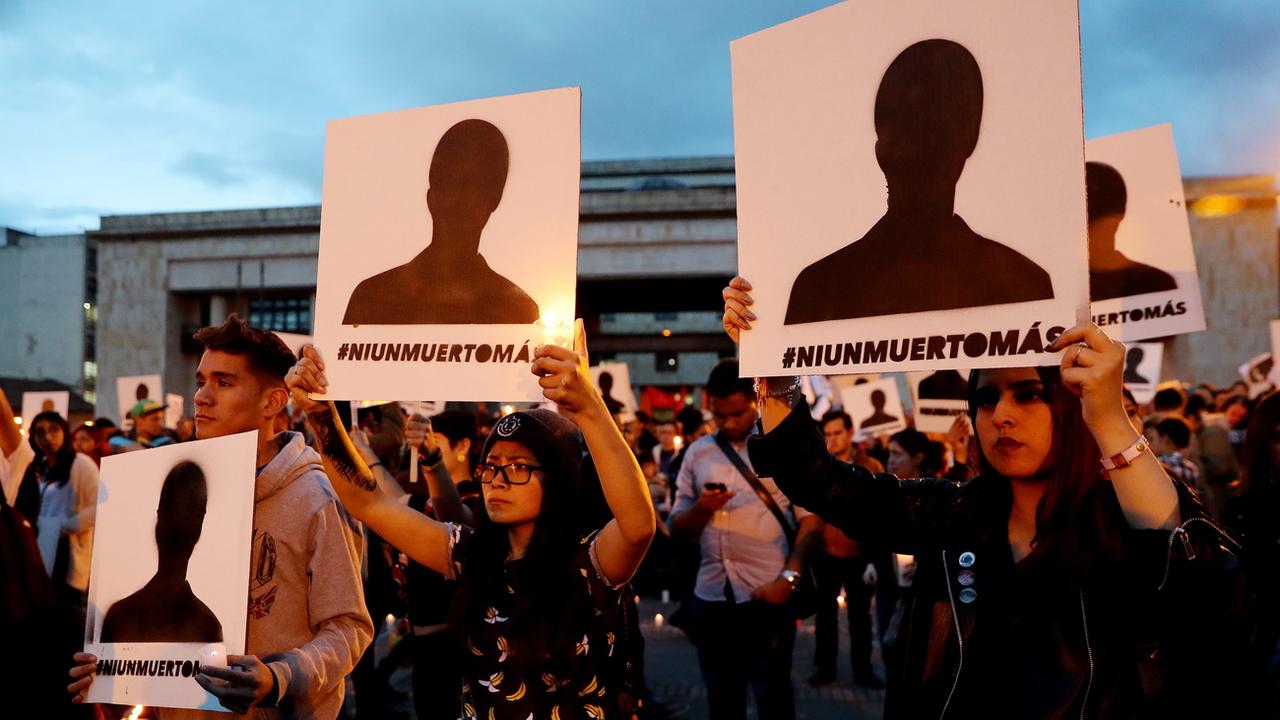 Manifestation à Bogota contre les assassinats de défenseurs des droits humains, 06.07.2018. [EPA/Keystone - Leonardo Munoz]