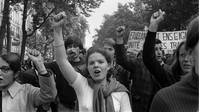 Des étudiants et des travailleurs durant une manifestation à Paris le 29 mai 1968. [AFP]