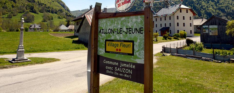 Le manque de neige représente un défi pour la petite station de ski d'Aillon-le-Jeune. [AFP - Philippe Desmazes]