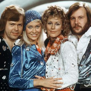 Le légendaire groupe suédois Abba composé de Bjorn Ulvaeus, Agnetha Faltskog, Anni-frid Lyngstad et Benny Andersson, le 9 février 1974 à l'Eurovision. [LINDEBORG - SCANPIX SWEDEN / AFP]