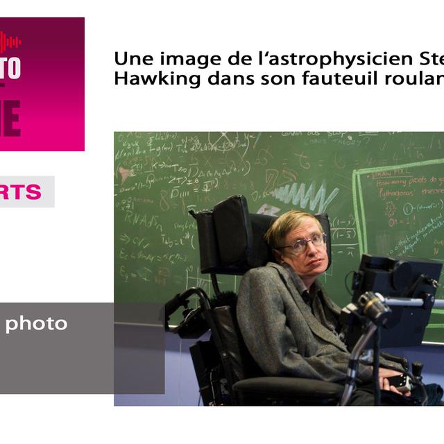 Une image de l'astrophysicien Stephen Hawking dans son fauteuil roulant. [DR]