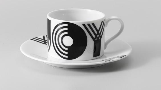 Tasse "TA/TE", 2007, une réalisation de Rosmarie Tissi. [Swiss Graphic Design Foundation - Rosmarie Tissi]