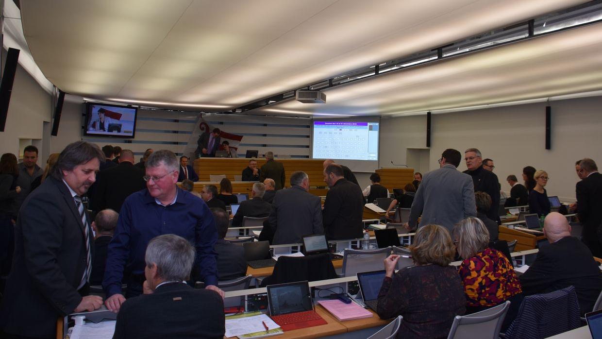 Le débat sur le vote électronique a suscité une suspension de séance du Parlement jurassien. [RTS - Gaël Klein]
