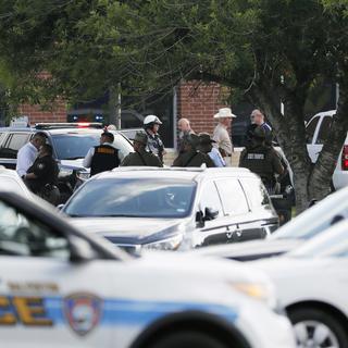 Les opérations de secours sur les lieux de la fusillade à Santa Fe, au Texas. [The Galveston County Daily News/AP/Keystone - Kevin M. Cox]