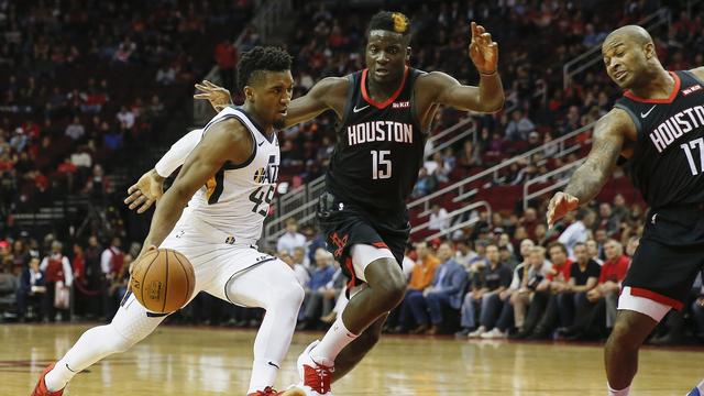 Capela a joué 37 minutes contre Utah. [Tim Warner]