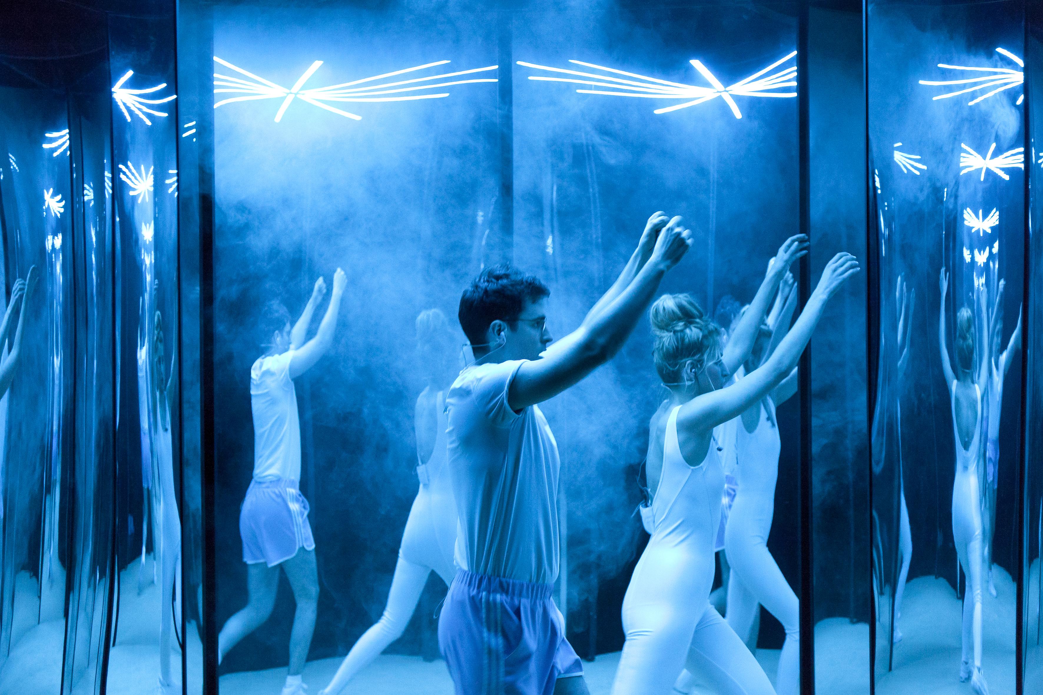 Image du spectacle Self Help, une pièce de Igor Cardellini, Rébecca Balestra, Tomas Gonzalez. [K7 Productions & la FUR Cie - Dorothée Thebert]