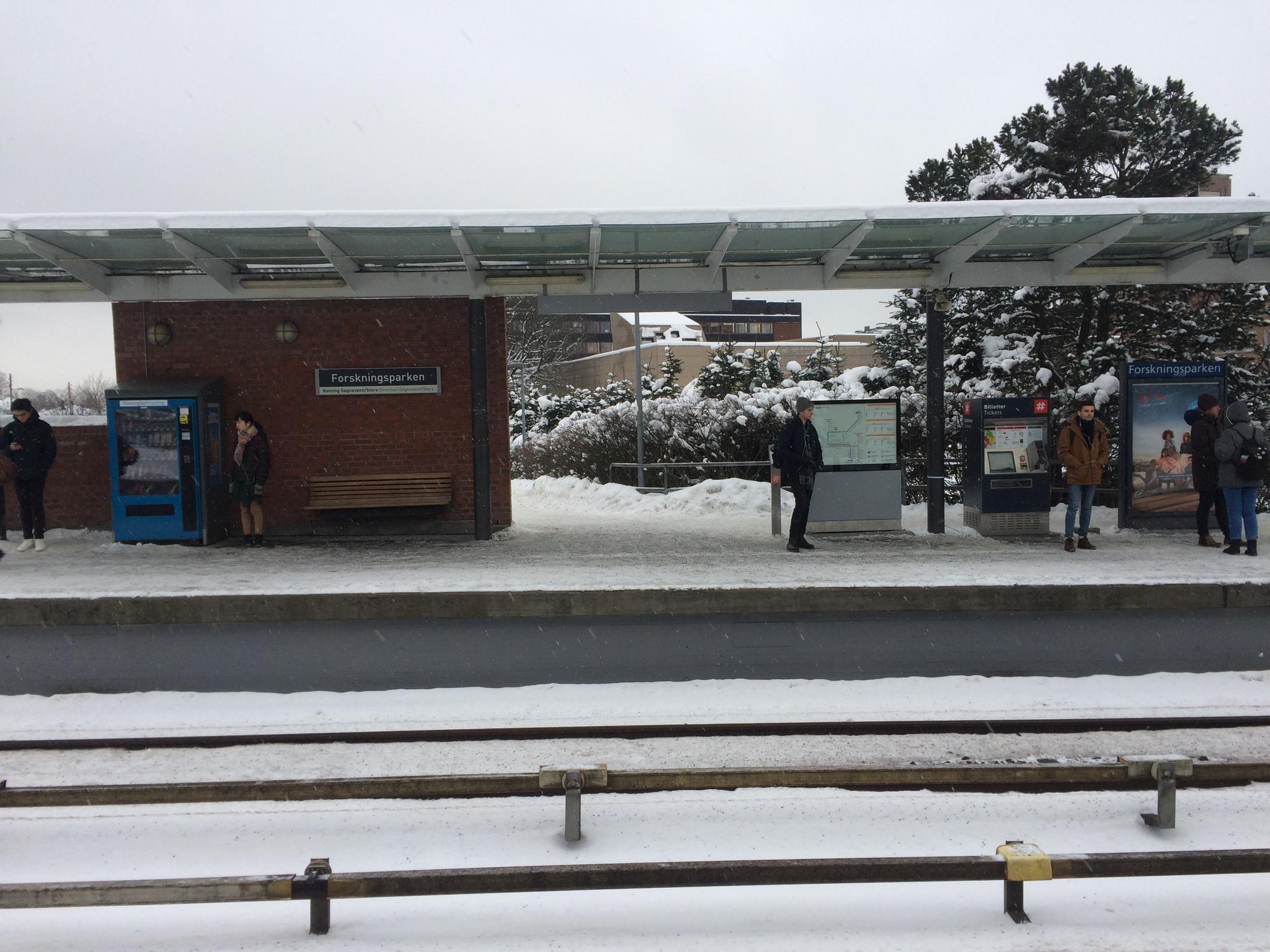 L'arrêt du parc scientifique du métro d'Oslo. [RTS - Blandine Levite]