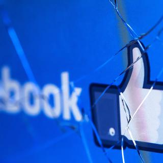 Facebook plombé notamment par l'annonce de suites judiciaires dans l'affaire Cambridge Analytica. [AFP - Joel Saget]