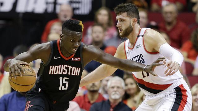 Clint Capela a tenté en vain de mettre son équipe sur de bons rails. [Eric Christian Smith]