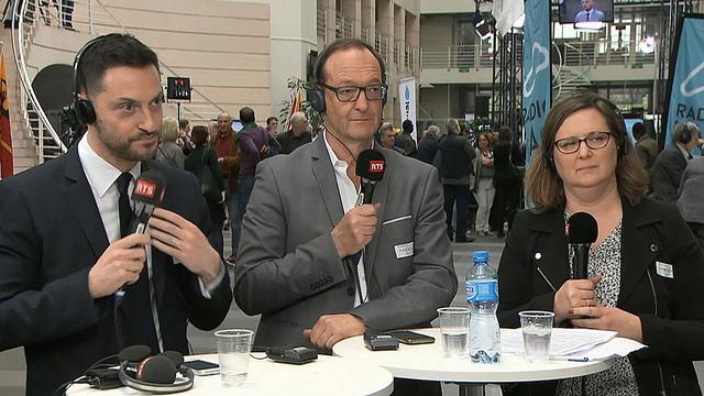 Raphaël Leroy, rédacteur en chef de Radio Lac, Pierre Ruetschi, rédacteur en chef de la Tribune de Genève, et Sylvie Belzer, responsable de la rédaction genevoise de la RTS. [RTS]
