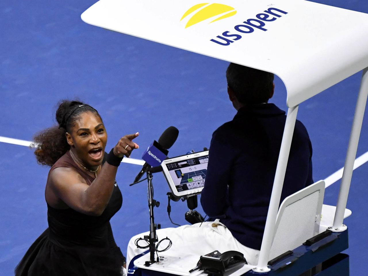 Serena Williams: "Vous attaquez ma personne. Vous avez tort. Vous n'arbitrerez plus jamais un de mes matches. Vous me devez des excuses. C'est vous le menteur" [Danielle Parhizkaran]