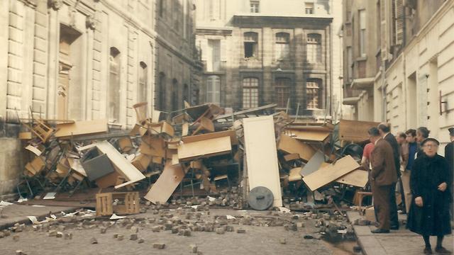 Barricade à Bordeaux, rue Paul-Bert, mai 1968