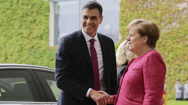 Pedro Sanchez et Angela Merkel à Berlin, 26.06.2018. [AP/Keystone - Miriam Karout]