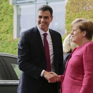 Pedro Sanchez et Angela Merkel à Berlin, 26.06.2018. [AP/Keystone - Miriam Karout]