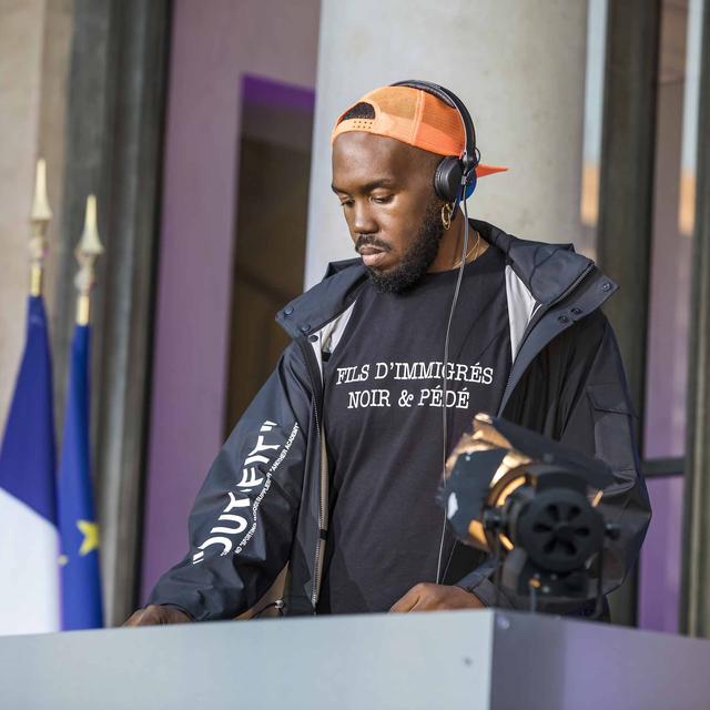 Le DJ français Kiddy Smile devant l'Elysée lors de la Fête de la musique 2018. [POOL / AFP - CHRISTOPHE PETIT TESSON]