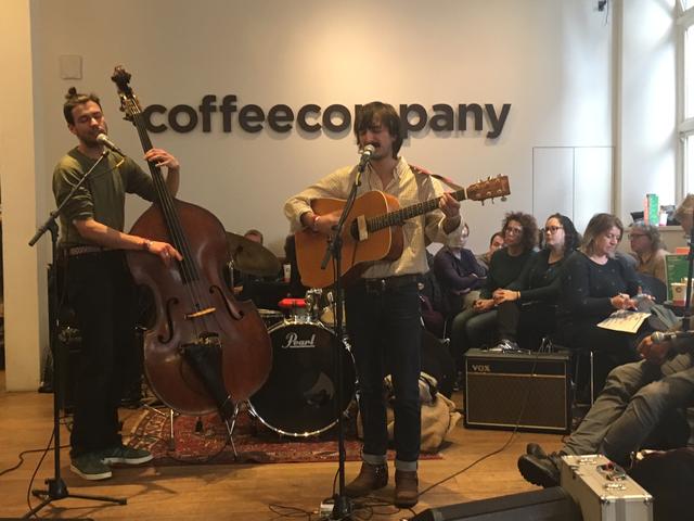 Le chanteur folk lyonnais Raoul Vignal lors d'un showcase au festival Eurosonic, à Groningen, le 18 janvier 2018. [RTS - Olivier Horner]