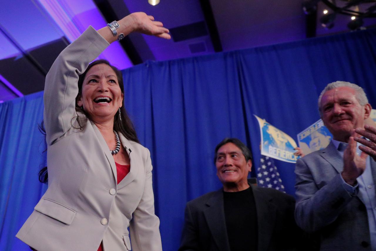 D'origine amérindienne, Deb Haaland a été élue au Nouveau-Mexique. [Reuters - Brian Snyder]