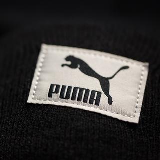 Le logo de Puma cousu sur la languette d'une de leurs baskets. [Puma - Ralf Roedel]