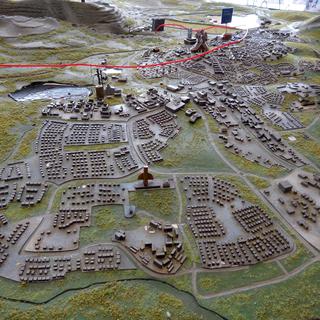 Une maquette de l'expansion de la mine de fer de Kiruna, en Suède. [REUTERS - Balazs Koranyi]