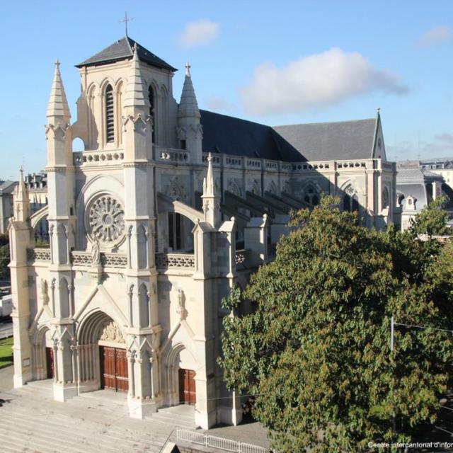La Basilique Notre-Dame de Genève. [Centre intercantonal d'information sur les croyances Genève]