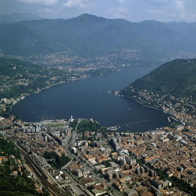 Vue aerienne de la ville de Côme et de son lac, Lombardie, Italie. [AFP - Luisa Ricciarini]