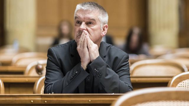 Le conseiller national Denis de la Reussille (POP-NE) lors de la session parlementaire d'été 2018 à Berne. [Keystone - Alessandro della Valle]