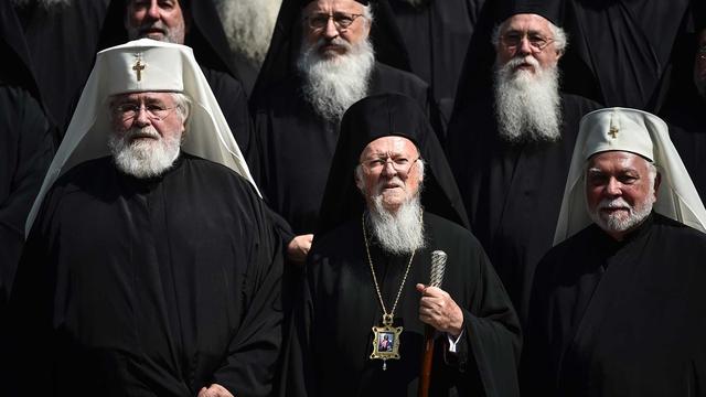 Le Patriarche de Constantinople, chef honorifique des Églises orthodoxes, Bartholomée (au centre). [AFP - Ozan Kose]