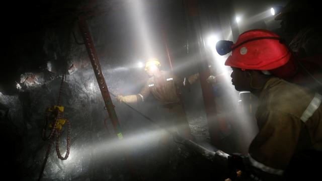 Une opération de secours dans une mine d'or à Westonaria, en Afrique du Sud (image d'illustration). [reuters - Mike Hutchings]