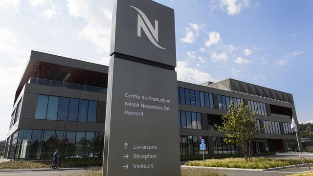 Une vue sur le centre de production Nespresso de Nestlé à Romont, dans le canton de Fribourg. [KEYSTONE - Jean-Christophe Bott]