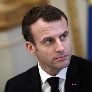 Emmanuel Macron va faire une allocution TV afin de tenter de dénouer la crise des "gilets jaunes" [Keystone - Yoan Valat, Pool via AP]