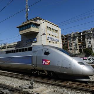 Un TGV Lyria en gare de Lausanne. [KEYSTONE - LAURENT GILLIERON]
