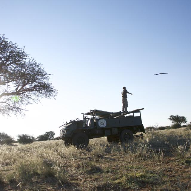 L'équipe de recherche soutenue par le FNS teste leur nouvelle méthode sur le terrain en Namibie. [FNS]