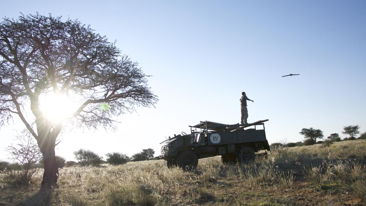 L'équipe de recherche soutenue par le FNS teste leur nouvelle méthode sur le terrain en Namibie. [FNS]