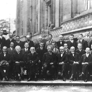 Piccard, Guye et Einstein, parmi les scientifiques du 5e Congrès international de Solvay en 1927.
BERNARD CROCHET/PHOTO12
AFP [BERNARD CROCHET/PHOTO12]