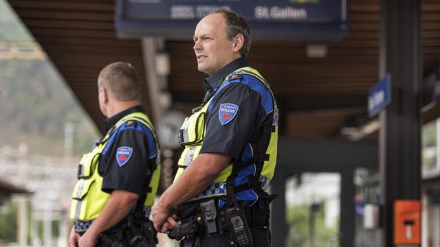 Des prestations de la police des transports auraient été enregistrées de manière incorrecte pendant des années. [Keystone - Christian Beutler]