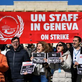 Les fonctionnaires de l'ONU ont fait grève  à Genève vendredi. [AFP - Fabrice Coffrini]