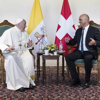 Le pape lors de son entretien avec Alain Berset à Genève, 21.06.2018. [Keystone - Peter Klaunzer]