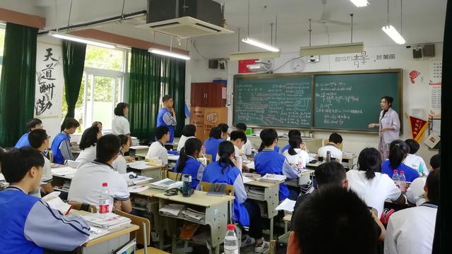 Une classe du collège No.11 de Hangzhou. [RTS - Michael Peuker]